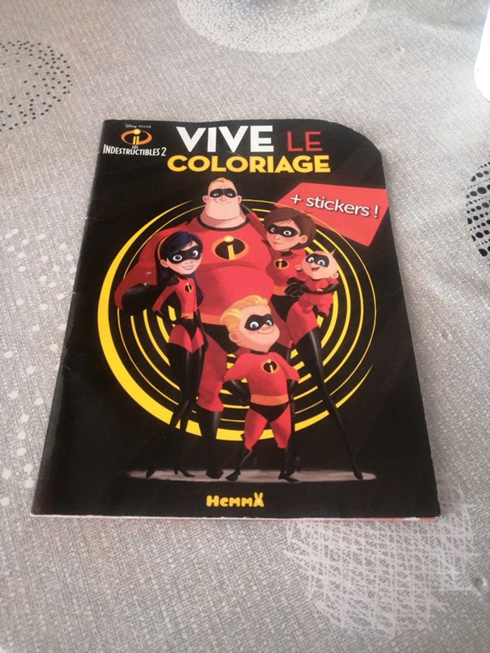 Livre coloriage les indestructibles