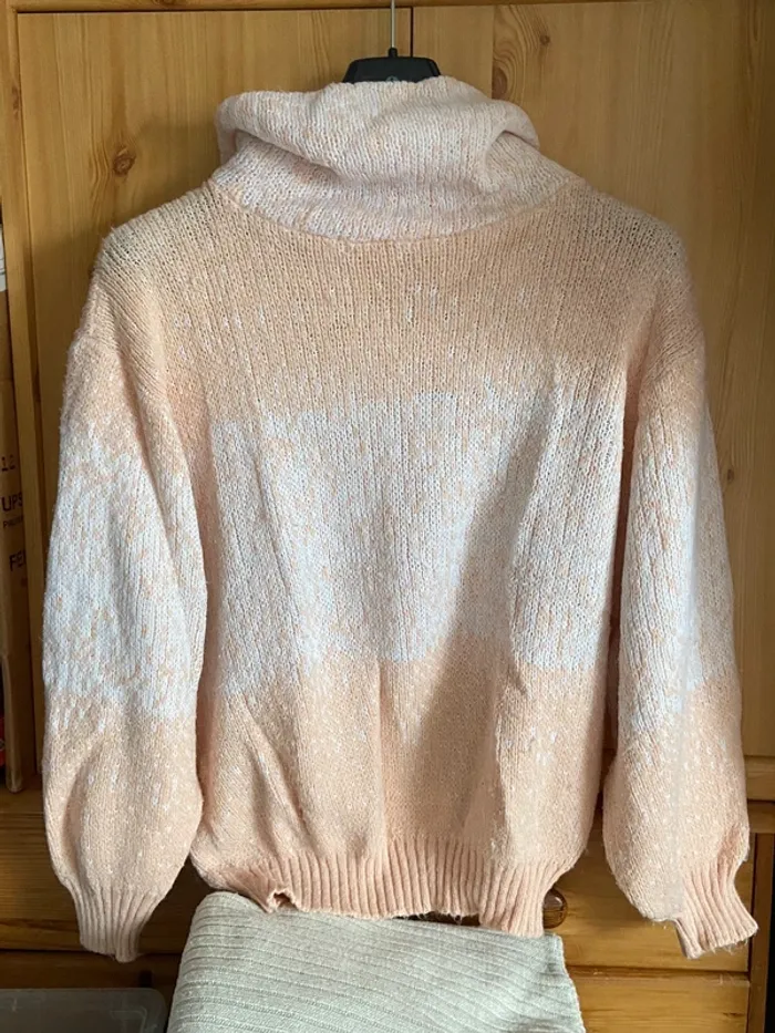 Pull rose abricot clair /blanc - photo numéro 2