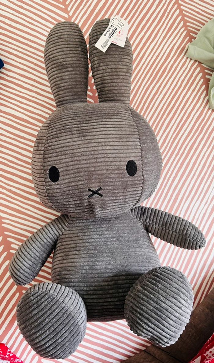 Nijntje Miffy peluche grise 50 cm 🧸 - photo numéro 2