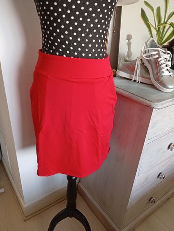 Jupe short rouge. Acegolfs 34