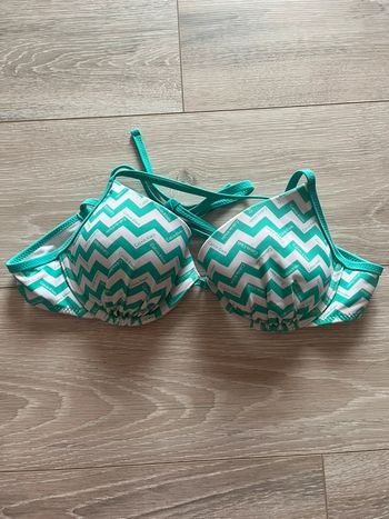 Haut de maillot de bain vert et blanc
