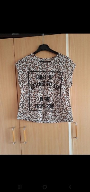 Joli tee shirt t xs léopard pull&bear peut s