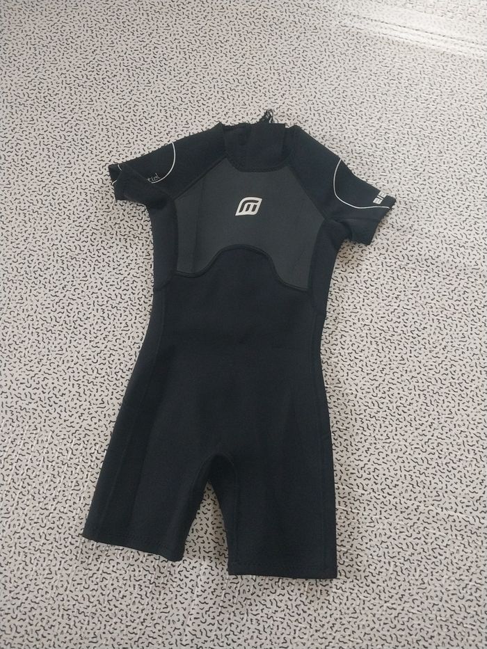 Combinaison néoprène enfant MADNESS 5 ans – Shorty surf – Excellent état