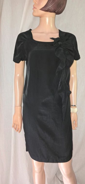 Petite robe noire à avoir absolument dans son dressing taille/36