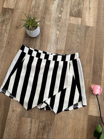 - Short M  - Taille S / 36  - Très Bon état