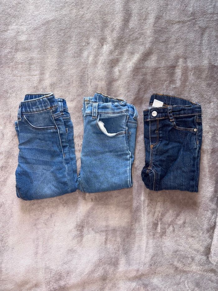 Lot de 3 jeans bébé 18 mois en très bon état - photo numéro 5