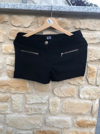 Short noir taille 38