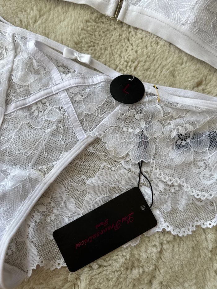 👙Magnifique ensemble - taille L- dentelle- neuf avec étiquette - photo numéro 2