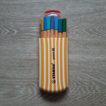 Lot de 20 stylos à pointe fine Stabilo NEUF