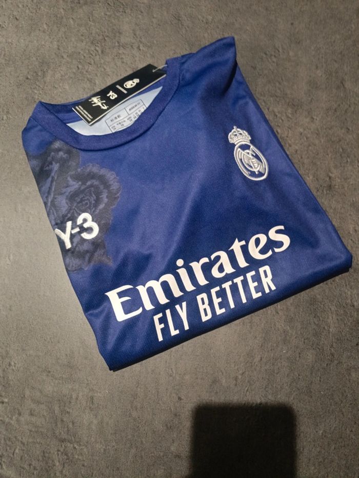 Tenue foot Real Madrid violet 120 ans. T.26 - photo numéro 4