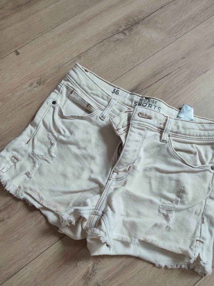 Short beige 36