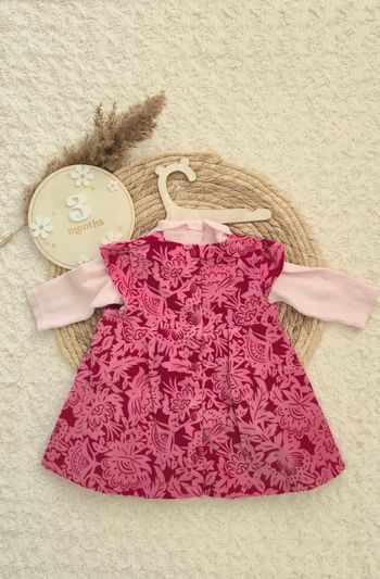 Ensemble robe, sous-pull et collants