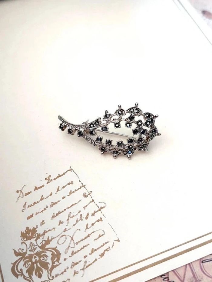 Magnifique broche vintage avec marcassite - photo numéro 2