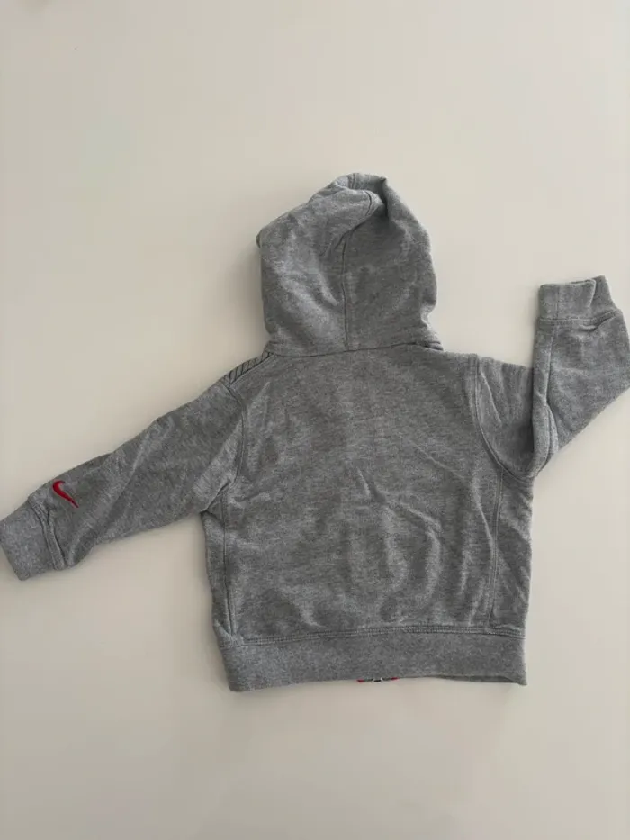Gilet Nike neuf - photo numéro 4