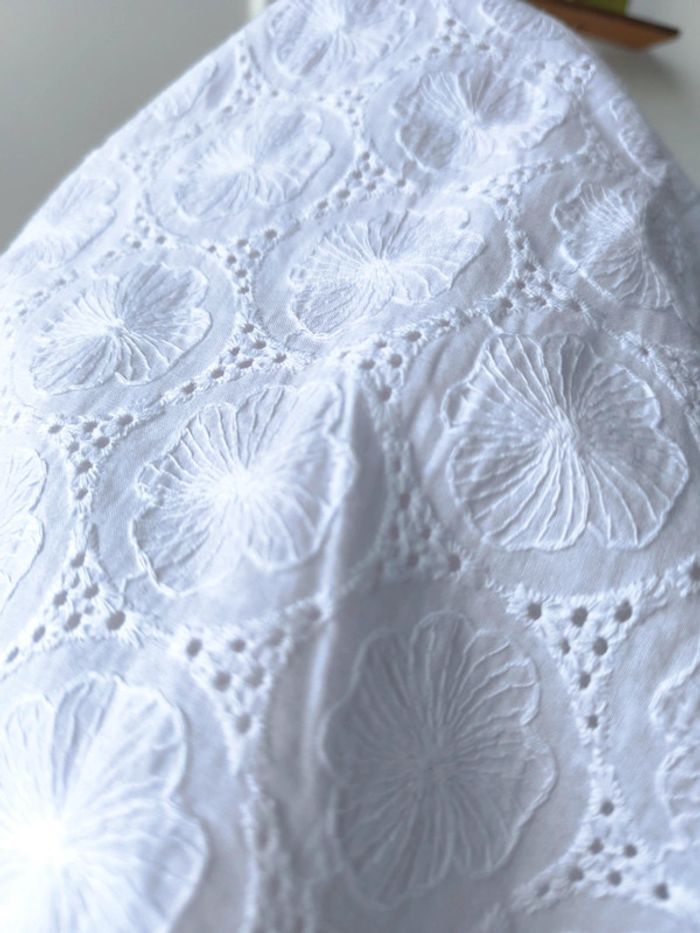 Robe dentelle - photo numéro 4