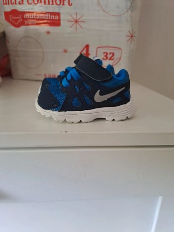 Basket nike style running bébé taille 17