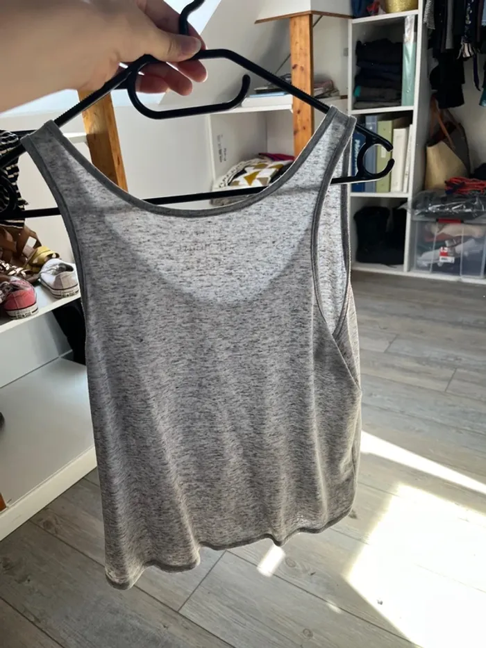 Top gris - photo numéro 2