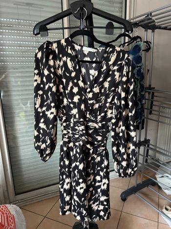 Robe noire et beige Flamant Rose