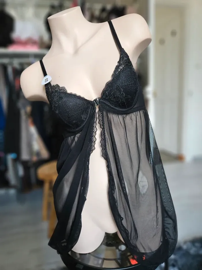 Magnifique ensemble Nuisette avec string T.S - photo numéro 3