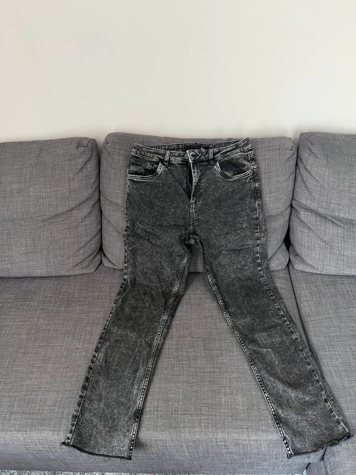 Lot de 3 jeans femme taille 40/42 neufs - photo numéro 3