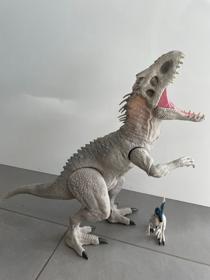 Lot de 2 dinosaures dont 1 Très grand Indominus Rex Jurassic World Figurine