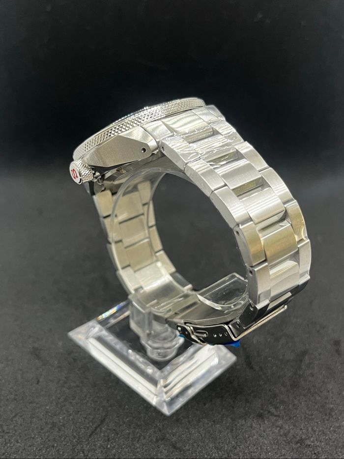 Montre custom 44mm automatique verre saphir - photo numéro 2