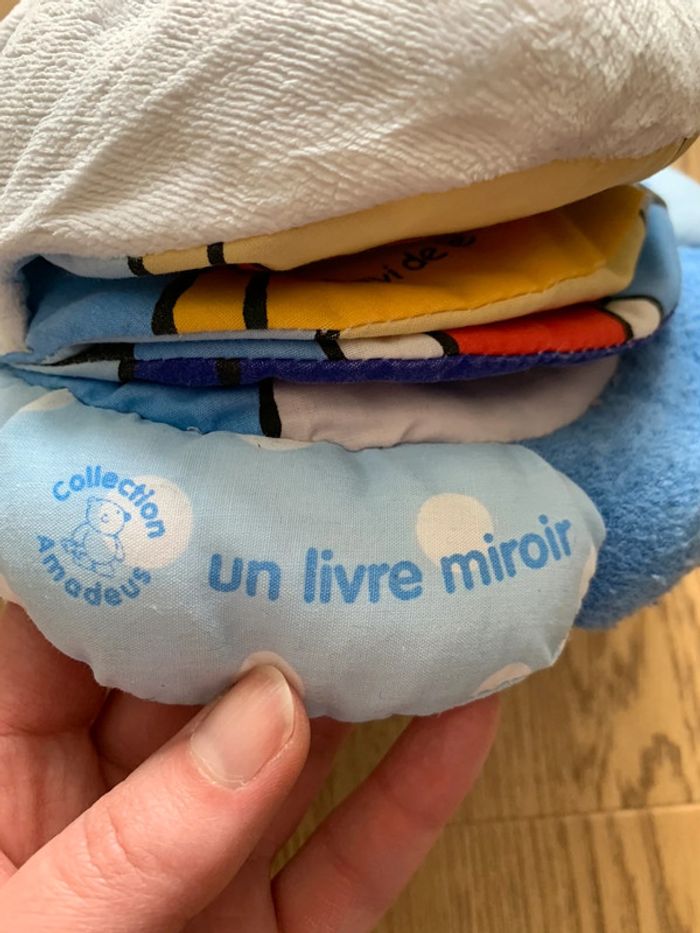 Livre miroir en tissu - photo numéro 2