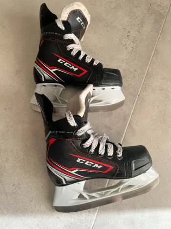 Patins à glace de hockey CCM