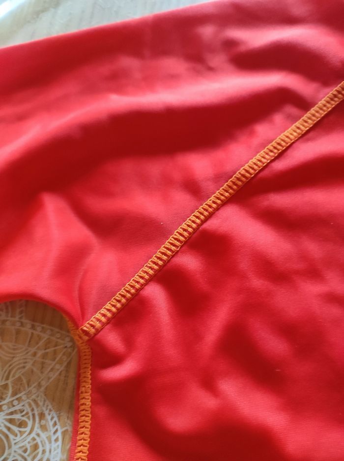 T-shirt anti UV rouge taille 12 ans - photo numéro 5