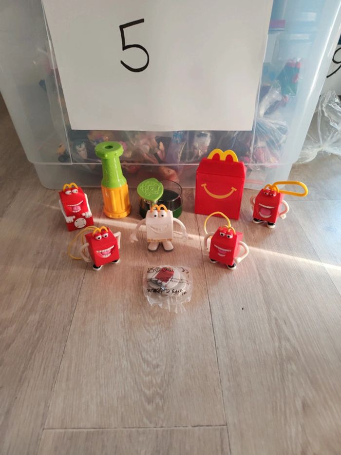 Figurine McDonald's happy ×9
