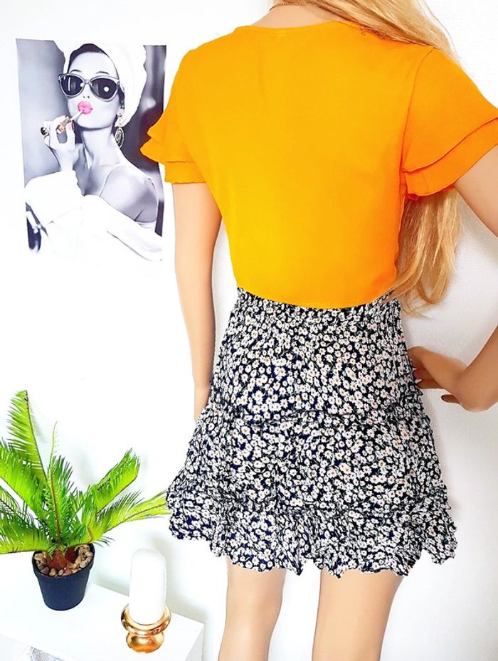 Jupe à volants patineuse à motifs fleuris jaune moutarde blanche et noire - T.S ou T.36 🖤 - photo numéro 2