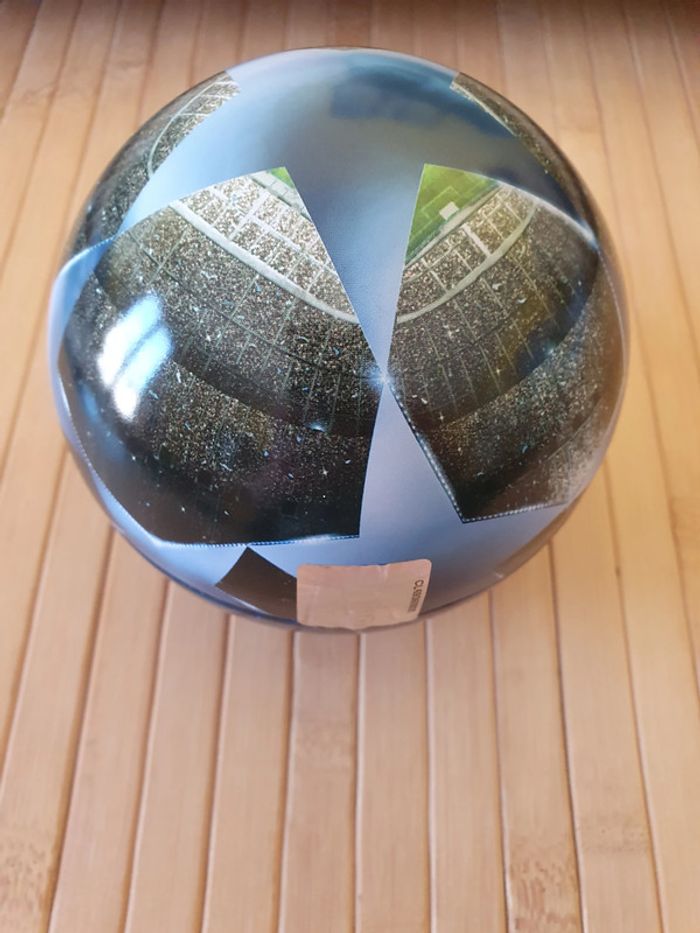 Boîte métal Topps "UEFA CL 2015/2016" Forme boule - photo numéro 2