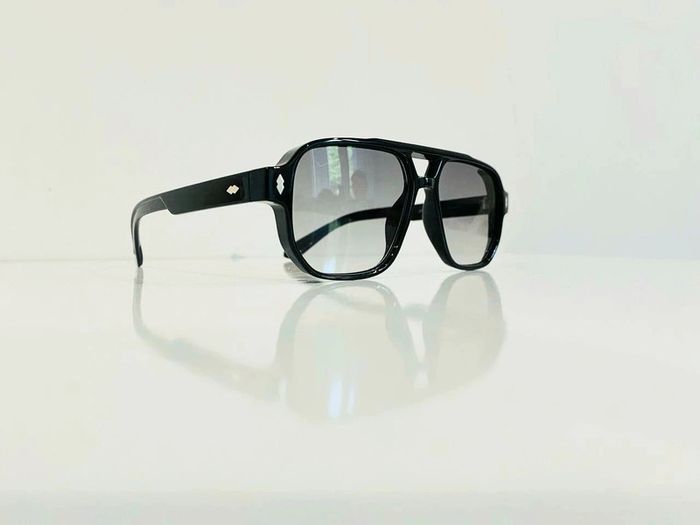 Lunette de soleil mixte noire verres dégradés uvprotection catégorie 2 - photo numéro 3