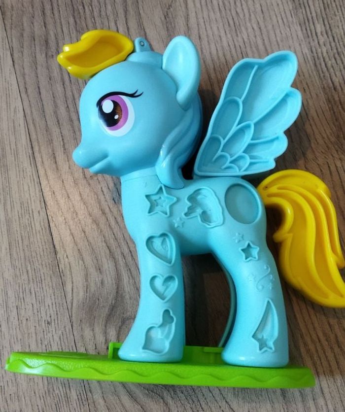 Petit poney Play Doh