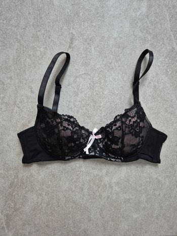 Soutien gorge dentelle noire rose