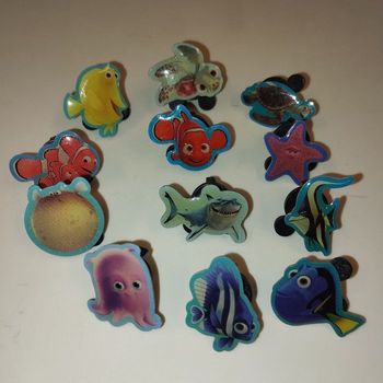 LE MONDE DE NEMO - Lot 12 Pin's Disney Edition Carrefour 2010 - Lot n°20 (OCCASION)