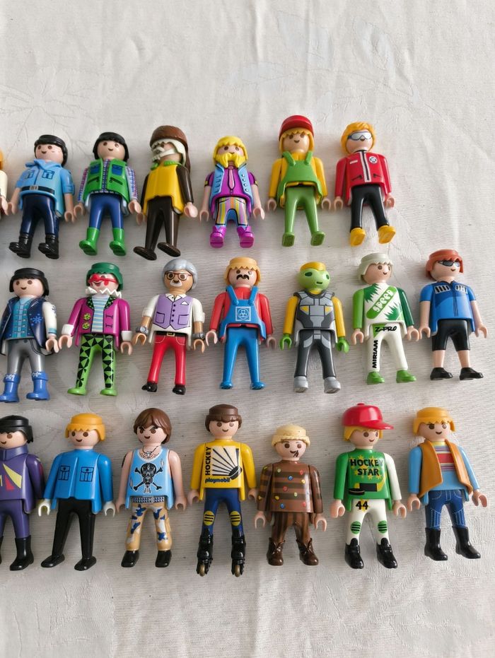 Lot 29 figurines playmobil - photo numéro 3
