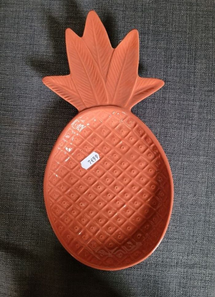 PLat en forme d'ANANAS