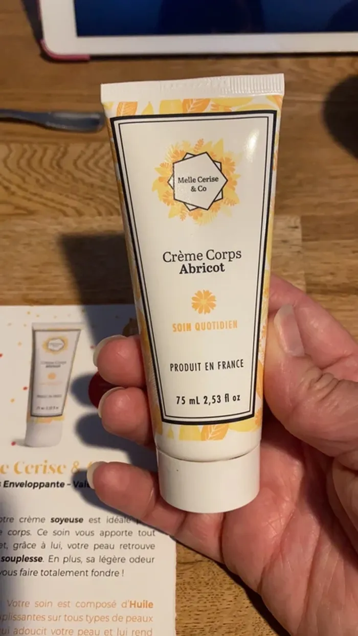Crème corps abricot melle cerise and co
