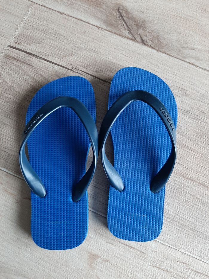 Tongs taille 27/28 Tribord