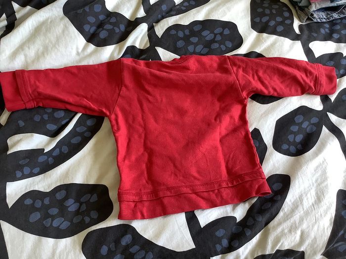 Pull Mickey rouge 24 mois - photo numéro 3