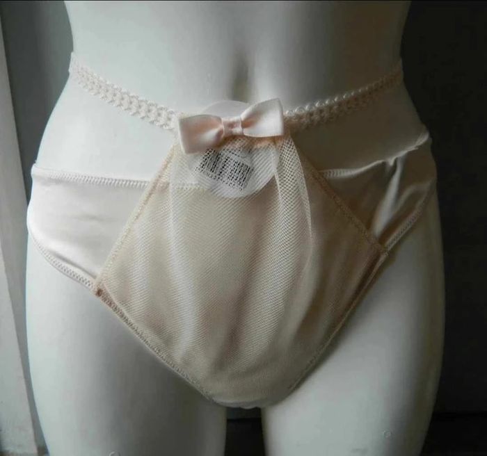 Ensemble sexy soutient gorge/string T 90B/40 "Aimée L" neuf - photo numéro 4