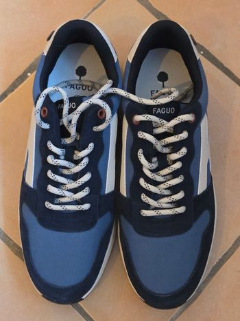 Baskets FAGUO taille 42