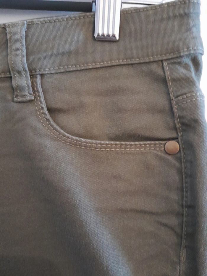 Pantacourt femme,Taille 36, couleur kaki, Marque BA8 Collection - photo numéro 4