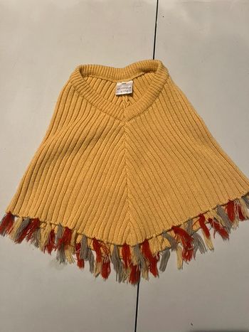 Très jolie poncho pour petite fille