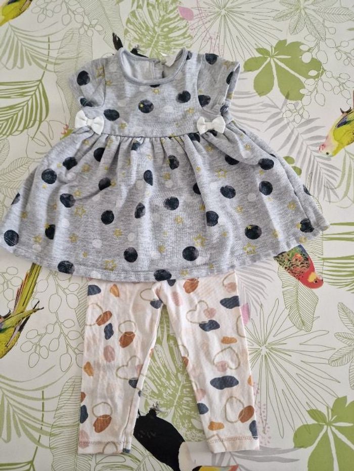 Ensemble robe manches courtes + leeging taille 12 mois