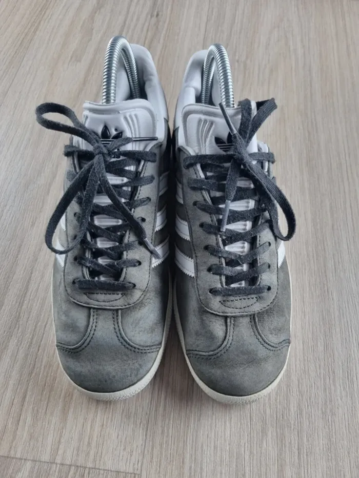 Basket Adidas Gazelle noir/gris Femme Taille 38 - photo numéro 3