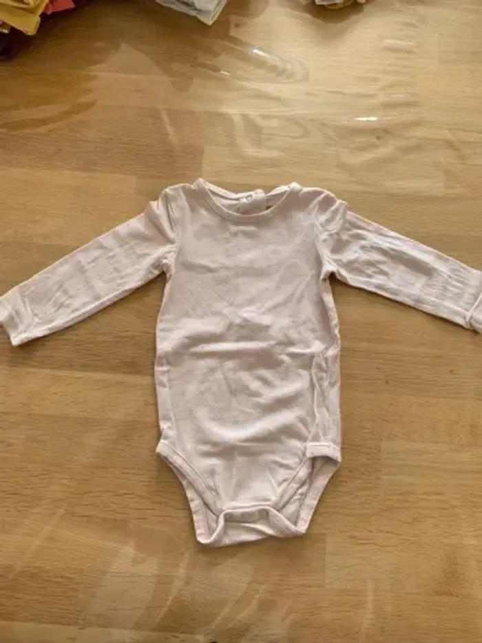 Lot 3 bodies 9 mois - photo numéro 4