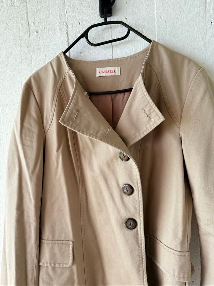 Veste Camaïeu Porté une fois comme neuf  Etiquette taille et composition coupée car trop longue  Tout doublé  Détails cf photos Prix d'achat 60€ - photo numéro 9