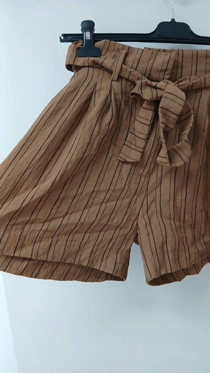 Short cintrée h&m - photo numéro 2